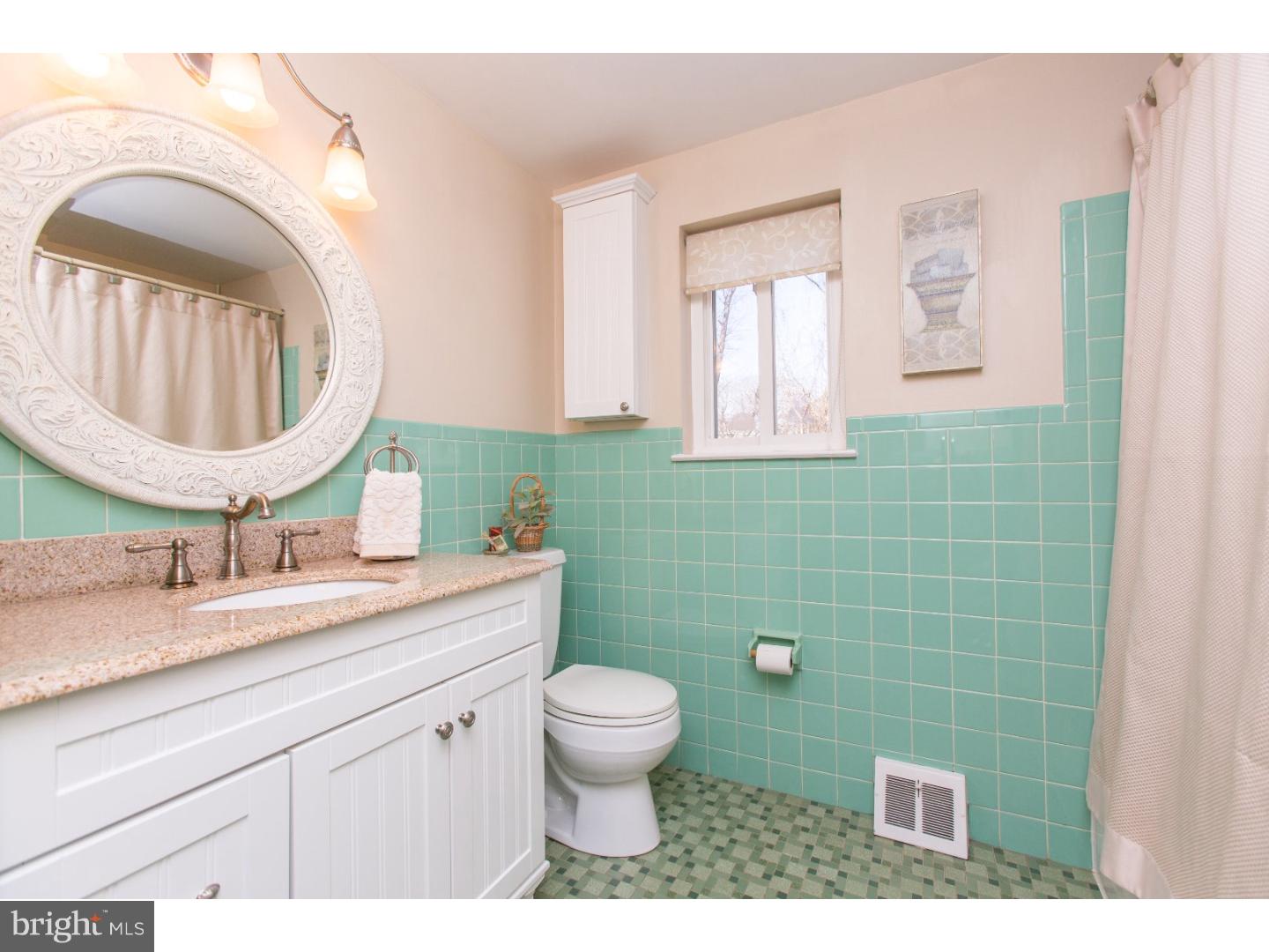 628 Barry Drive Springfield, PA 19064 - Photo 20 of 25 Bathroom