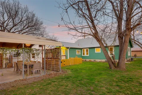 $350,000 | 707 Bishop Street, Smithville, TX 78957