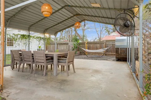 $350,000 | 707 Bishop Street, Smithville, TX 78957