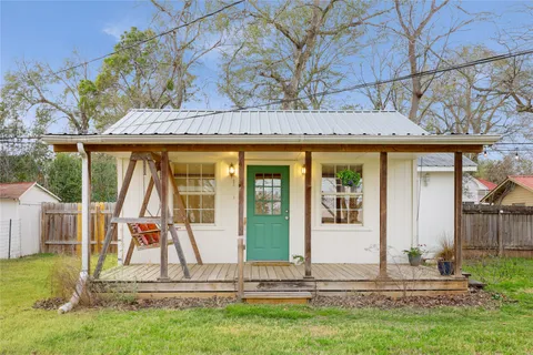 $350,000 | 707 Bishop Street, Smithville, TX 78957