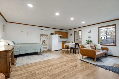 $350,000 | 707 Bishop Street, Smithville, TX 78957