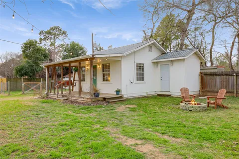 $350,000 | 707 Bishop Street, Smithville, TX 78957