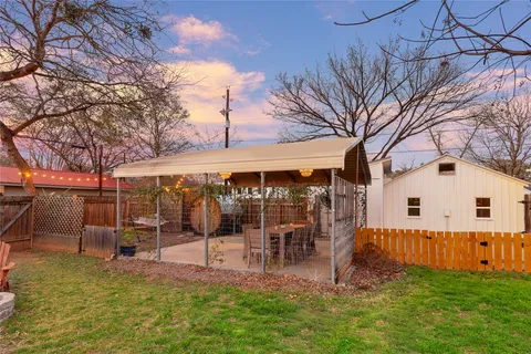 $350,000 | 707 Bishop Street, Smithville, TX 78957