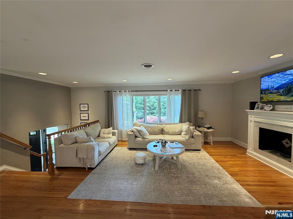 31 Clinton Lane Wayne, NJ 07470 - Photo 9 of 38