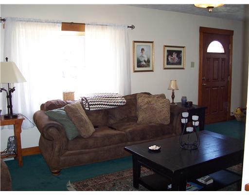 125 Naugle Road Beaver Falls, PA 15010 - Photo 4 of 9 Living Room.