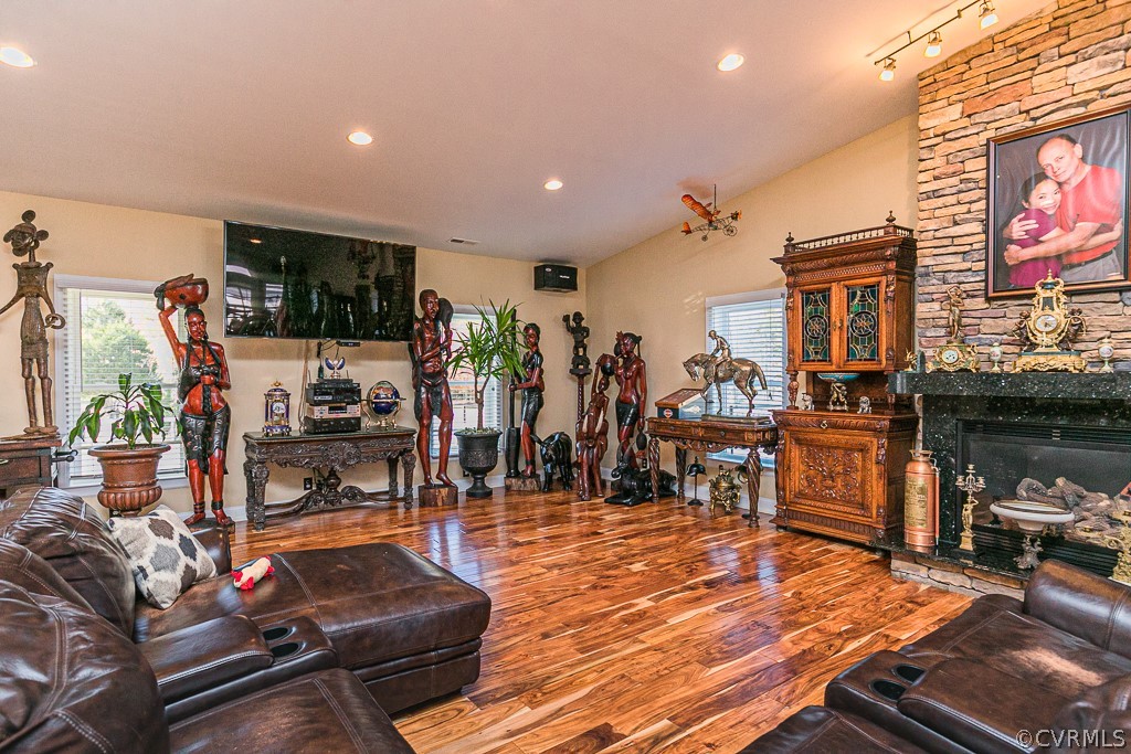 1982 Mountain Road Glen Allen, VA 23060 - Photo 25 of 49 a living room with lots of furniture and kitchen view