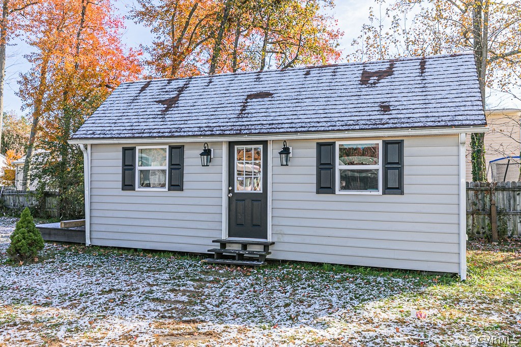 1982 Mountain Road Glen Allen, VA 23060 - Photo 39 of 49 a view of a house with a yard