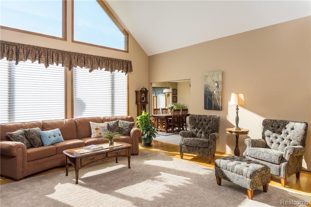 3270 Hixon Road Rochester, MI 48306 - Photo 5 of 34 4.jpg