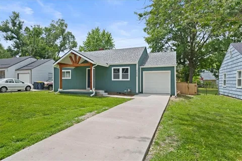 $189,000 | 7204 Forest Avenue, Kansas City, MO 64131