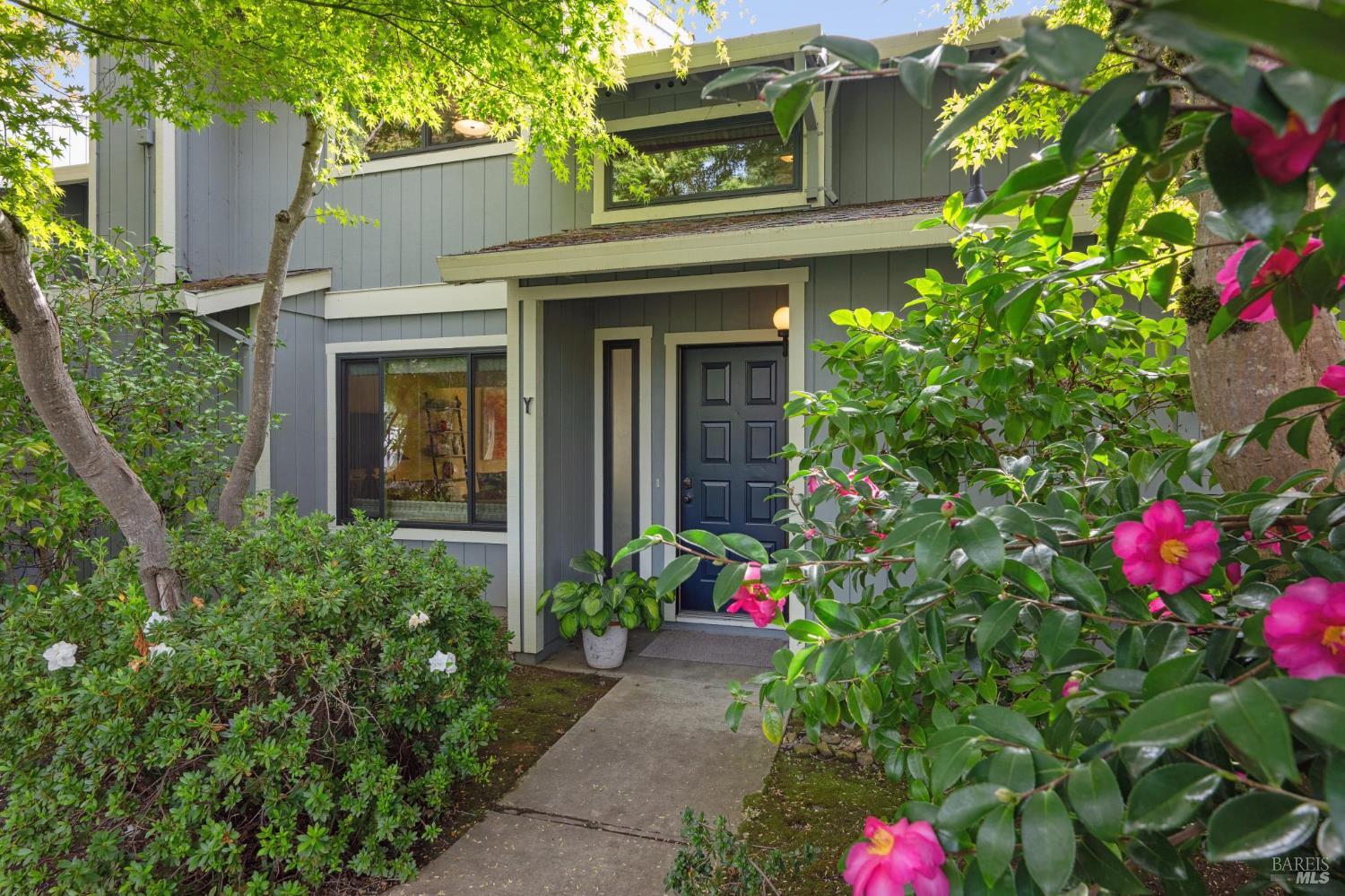 19167 Robinson Road, Unit Y Sonoma, CA 95476 - Photo 3 of 32 a view of a house with potted plants