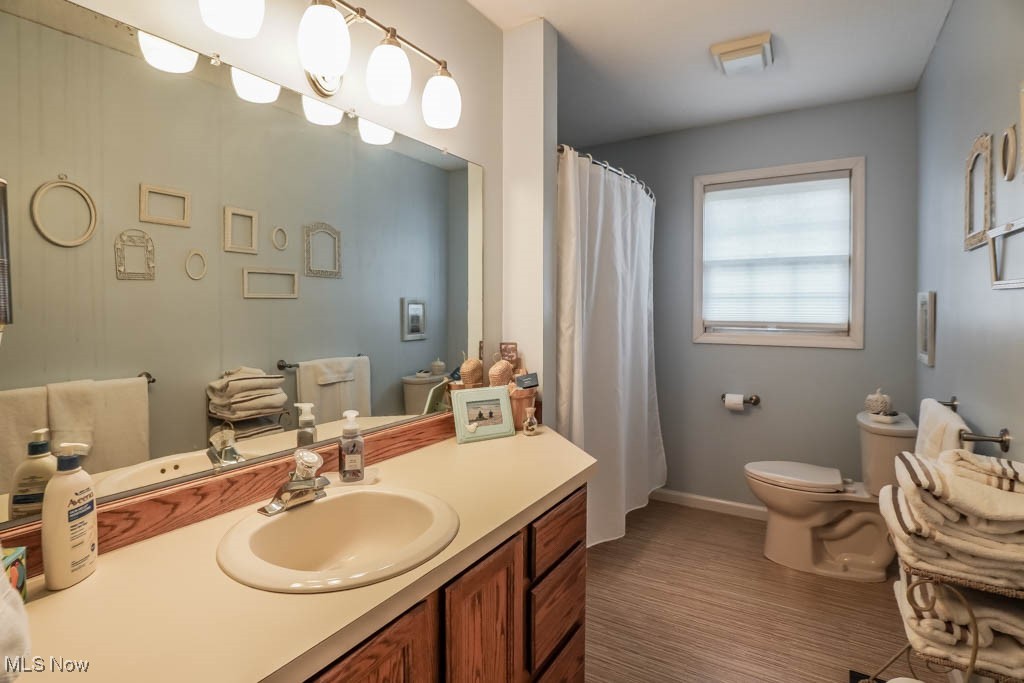 1215 Spring Valley Avenue Northwest Canton, OH 44708 - Photo 36 of 50 Full Bathroom