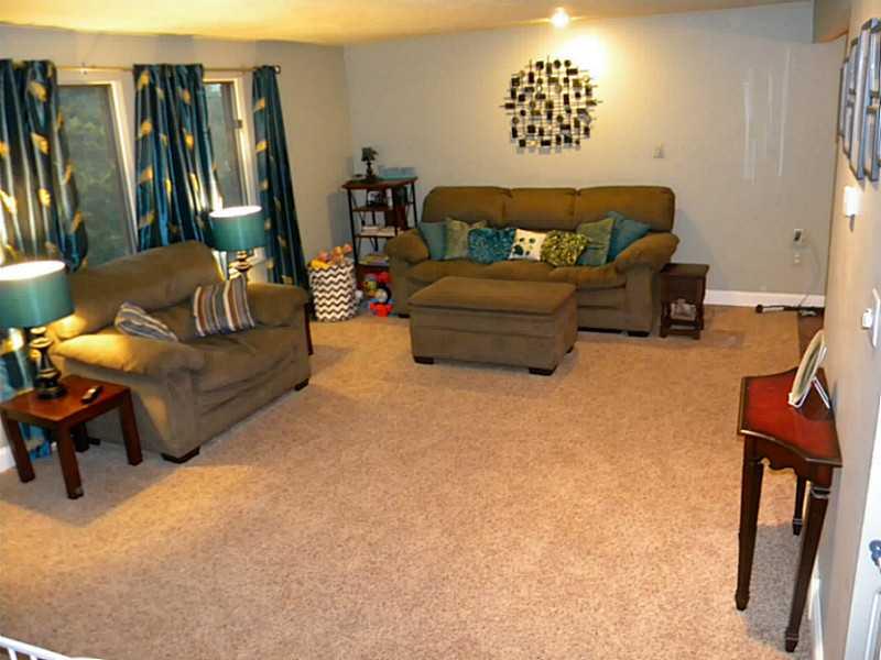 12460 Roth Drive North Huntingdon, PA 15642 - Photo 14 of 18 Living Room.