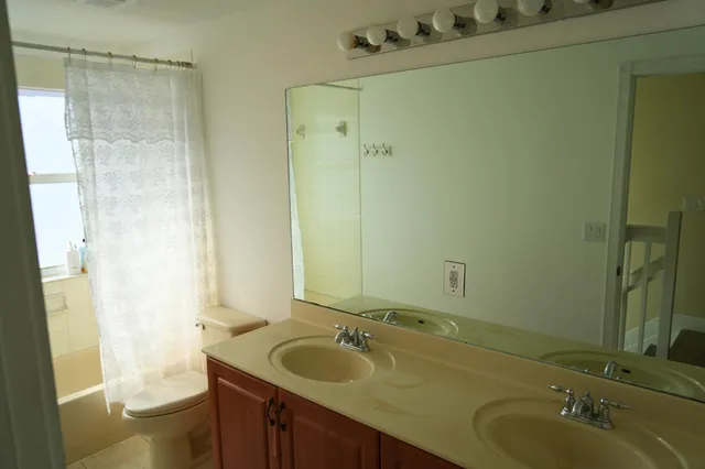 $3,200 | 2904 Southwest Venice Court, Palm City, FL 34990