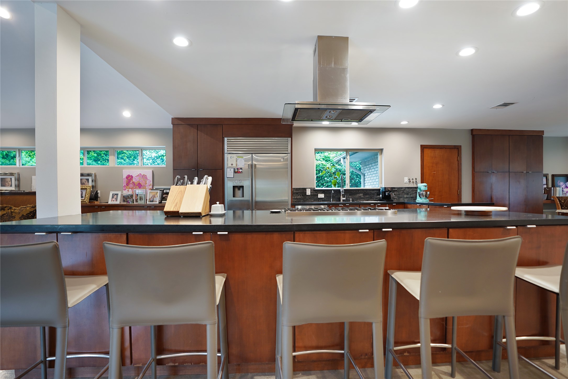 5643 Terwilliger Way Houston, TX 77056 - Photo 12 of 30