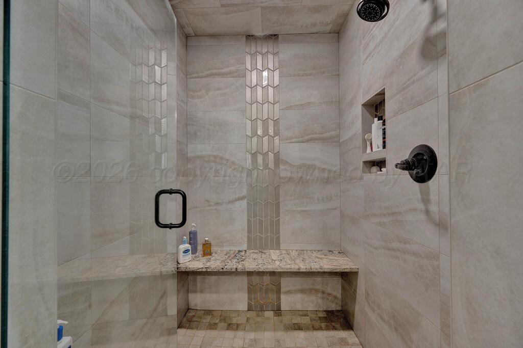 13621 Silverpointe Road Amarillo, TX 79124 - Photo 23 of 41 Primary Shower