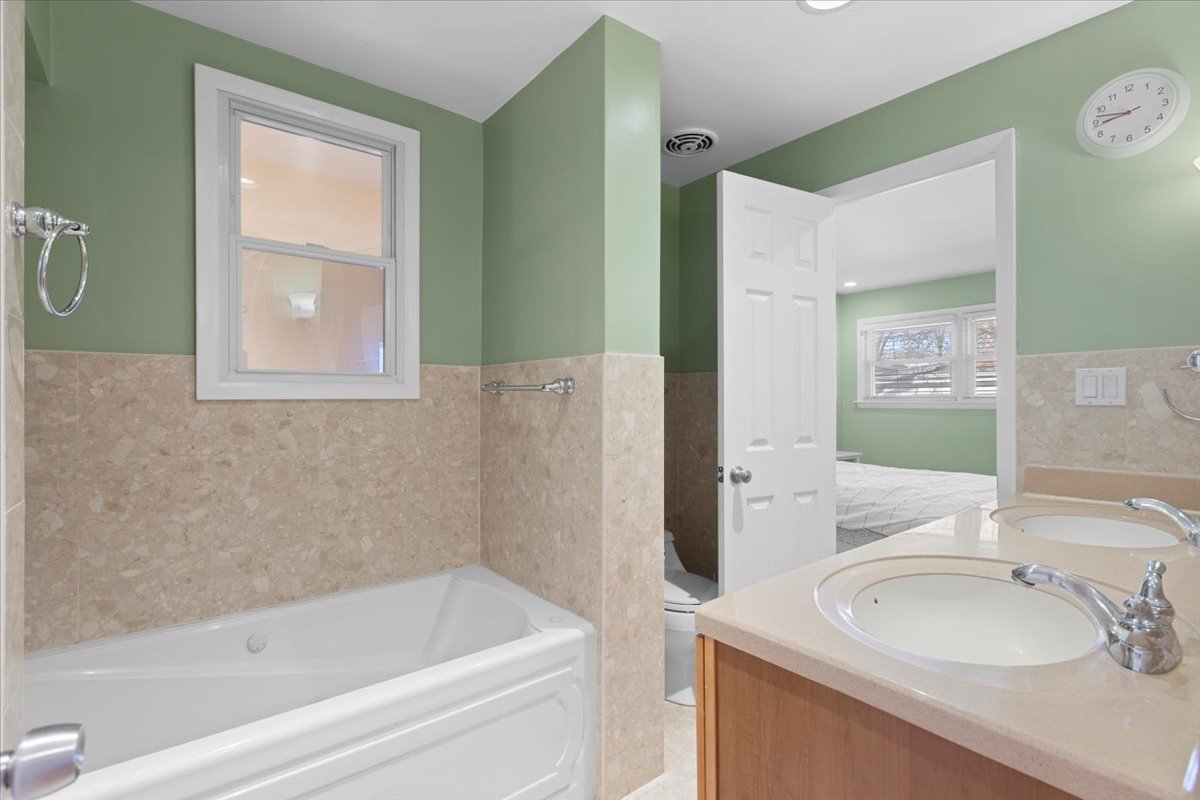 637 Long Road Wilmette, IL 60091 - Photo 15 of 16 Gallery Image 15