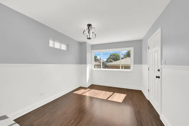 $2,000 | 7245 South Washtenaw Avenue, Unit 1, Chicago, IL 60629