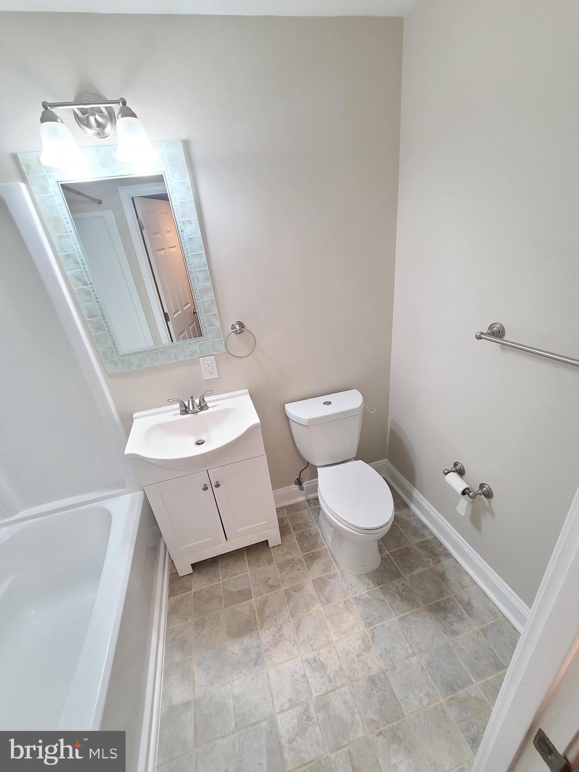 564 Lancaster Place Frederick, MD 21703 - Photo 13 of 34 Main Level Full Bathroom