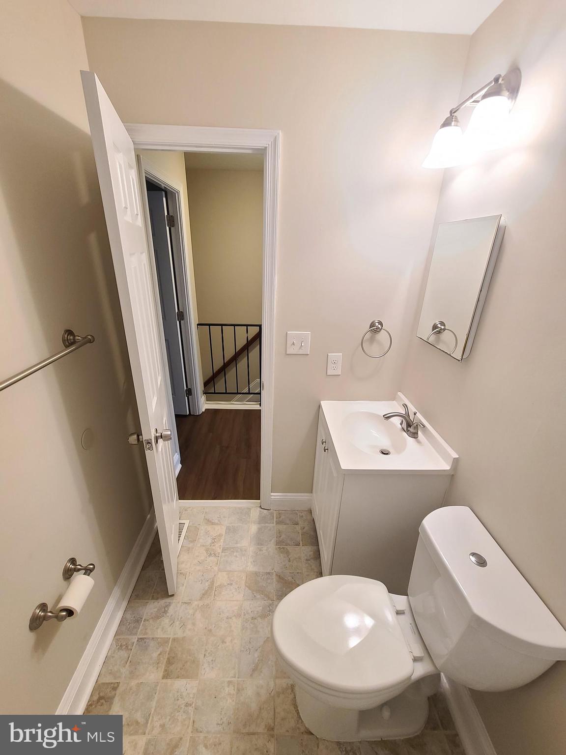 564 Lancaster Place Frederick, MD 21703 - Photo 27 of 34 2nd Level Full Bathroom