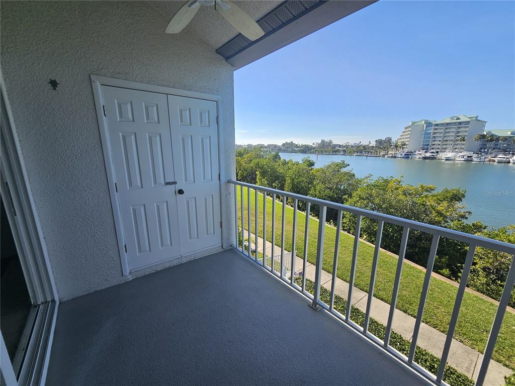 14800 Walsingham Road, Unit 1215 Largo, FL 33774 - Photo 20 of 26 a view of balcony with city view