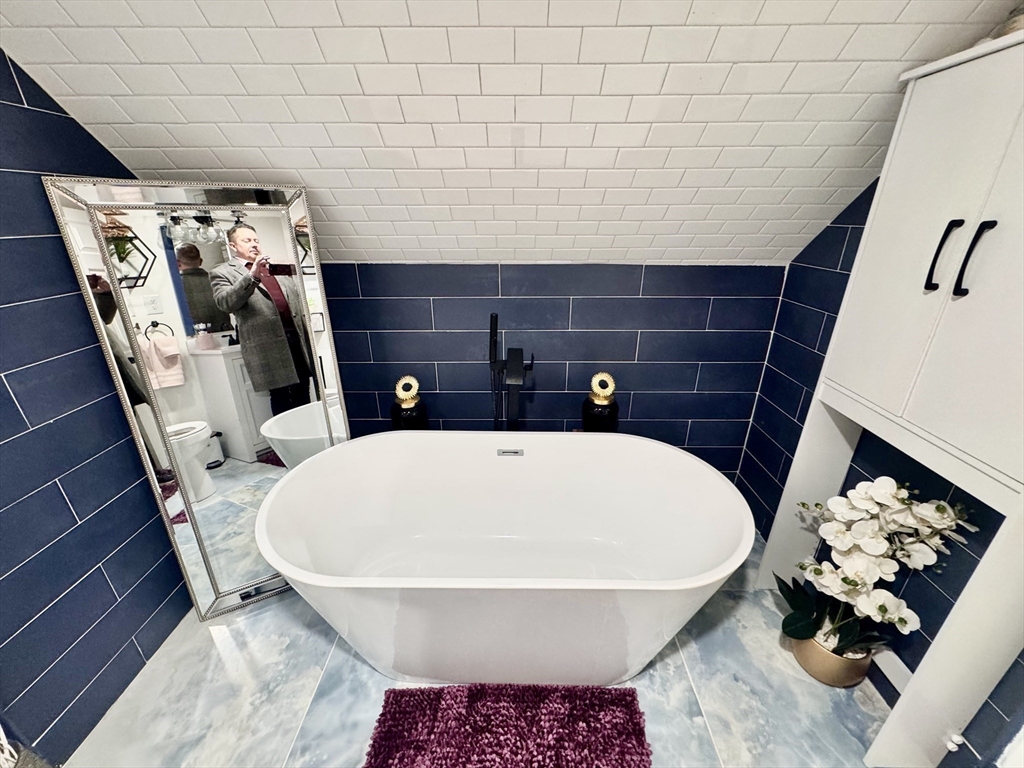 25 Pearl Street Clinton, MA 01510 - Photo 11 of 14