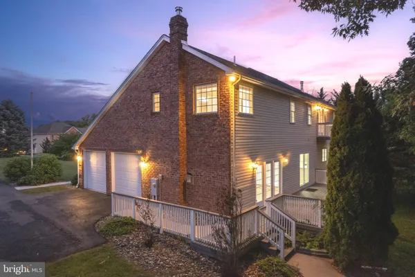 $609,900 | 2384 Castlegreen Drive, Greencastle, PA 17225