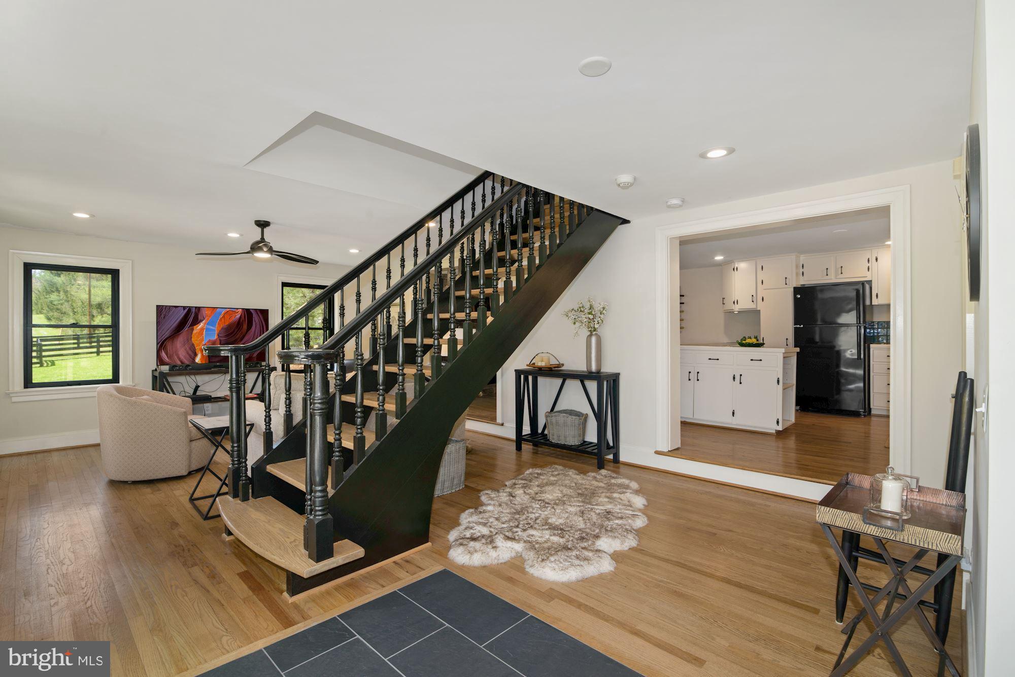 14091 Hume Road Hume, VA 22639 - Photo 4 of 41