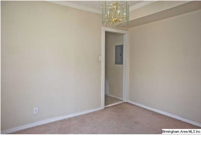 720 Center Place Southwest Birmingham, AL 35211 - Photo 7 of 32