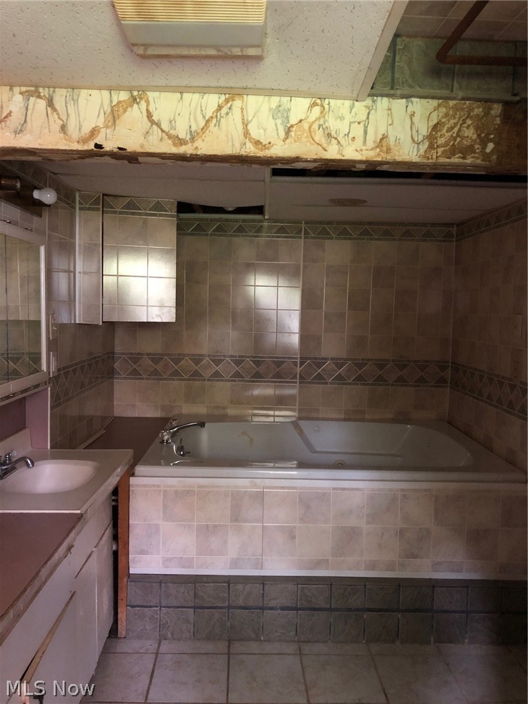 48220 North Ridge Road Amherst, OH 44001 - Photo 15 of 25