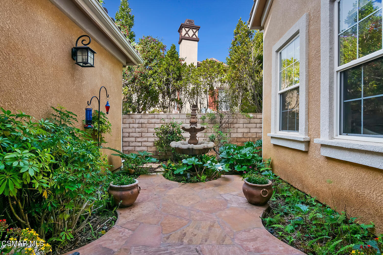 569 Rustic Hills Drive Simi Valley, CA 93065 - Photo 9 of 59 Courtyard