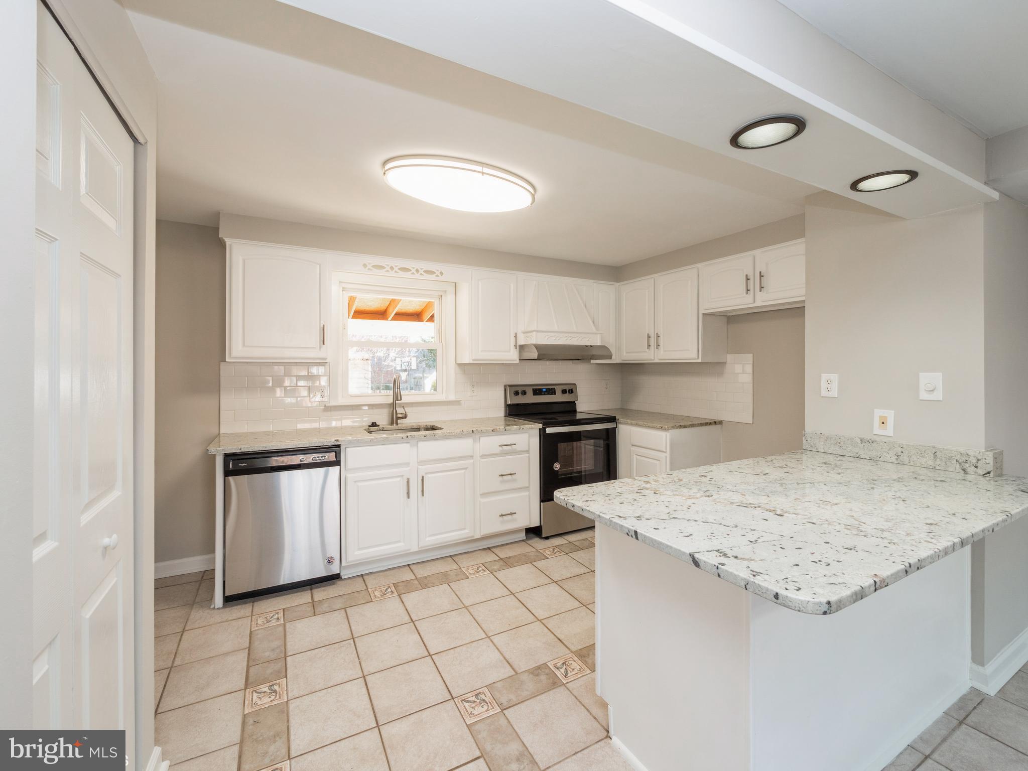 5606 Chelwynd Road Halethorpe, MD 21227 - Photo 5 of 15 Interior