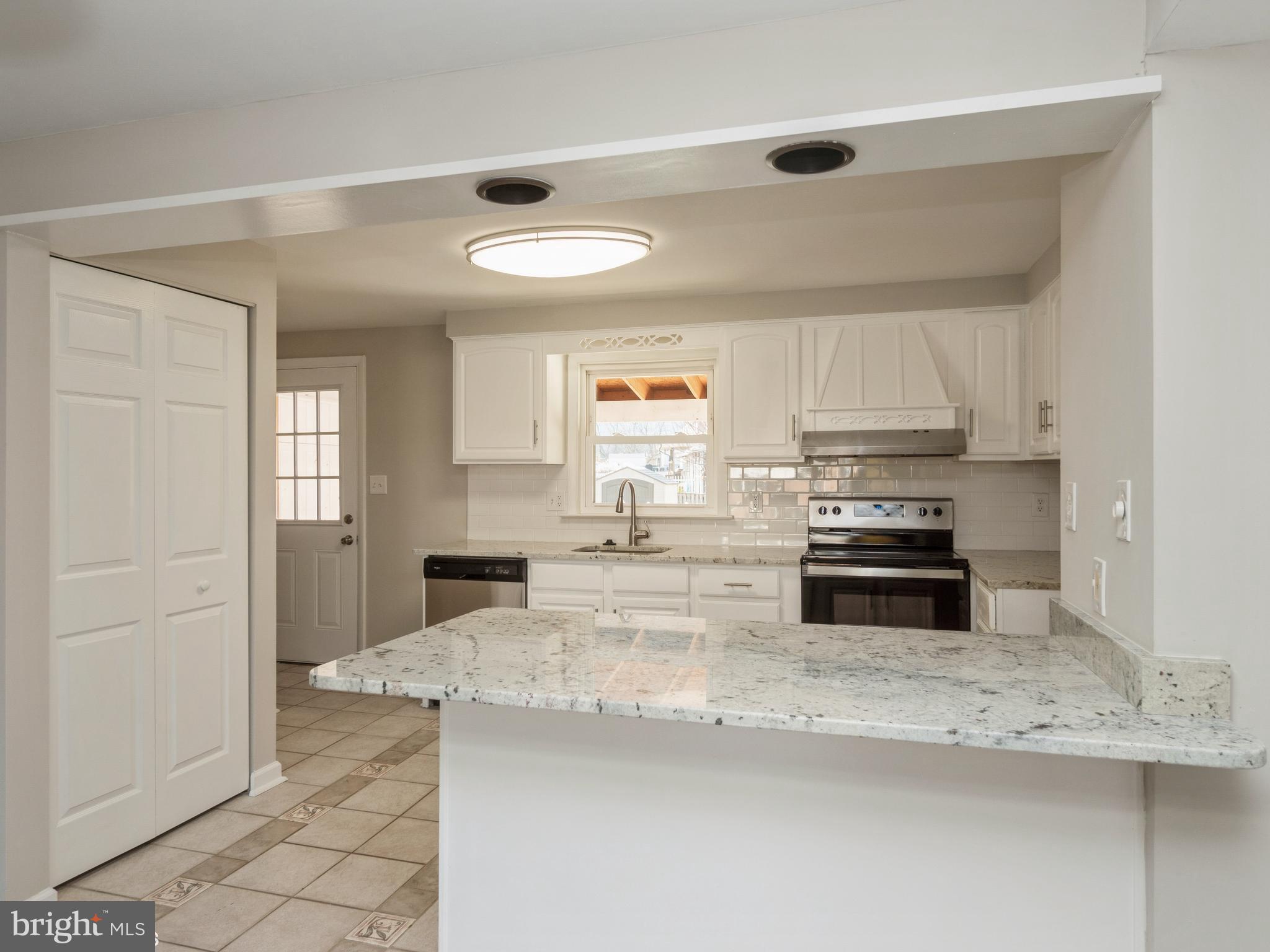 5606 Chelwynd Road Halethorpe, MD 21227 - Photo 7 of 15 Interior