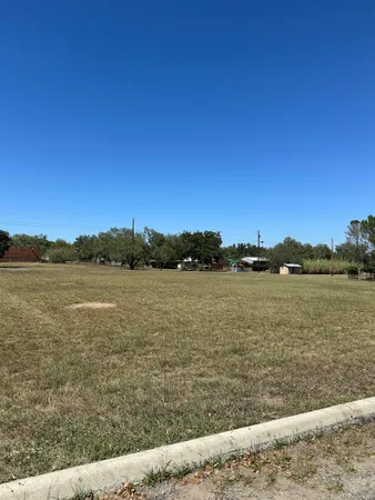 $140,000 | 203 Post Oak Drive, Llano, TX 78643