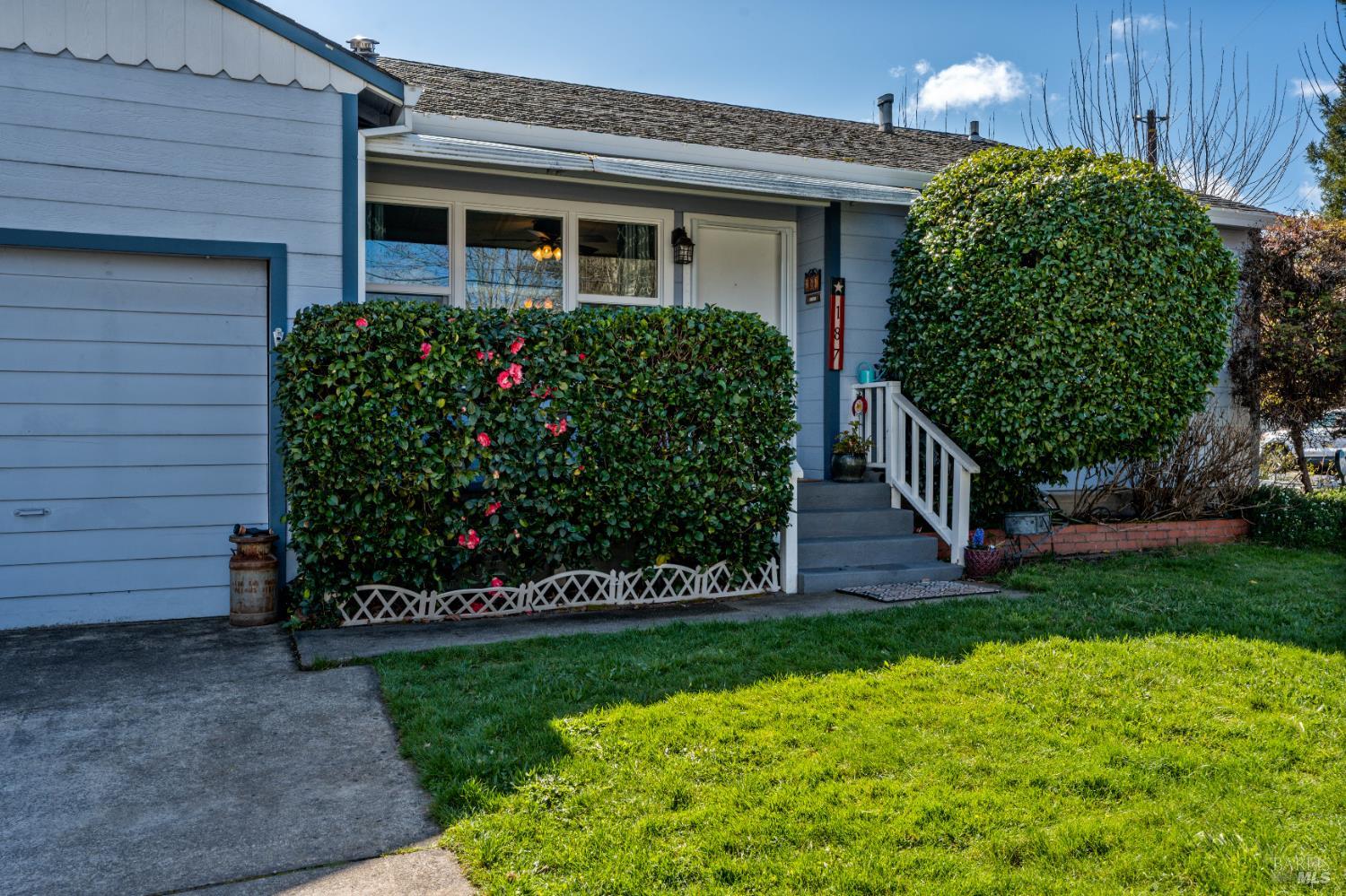 187 Magnolia Street Ukiah, CA 95482 - Photo 2 of 20
