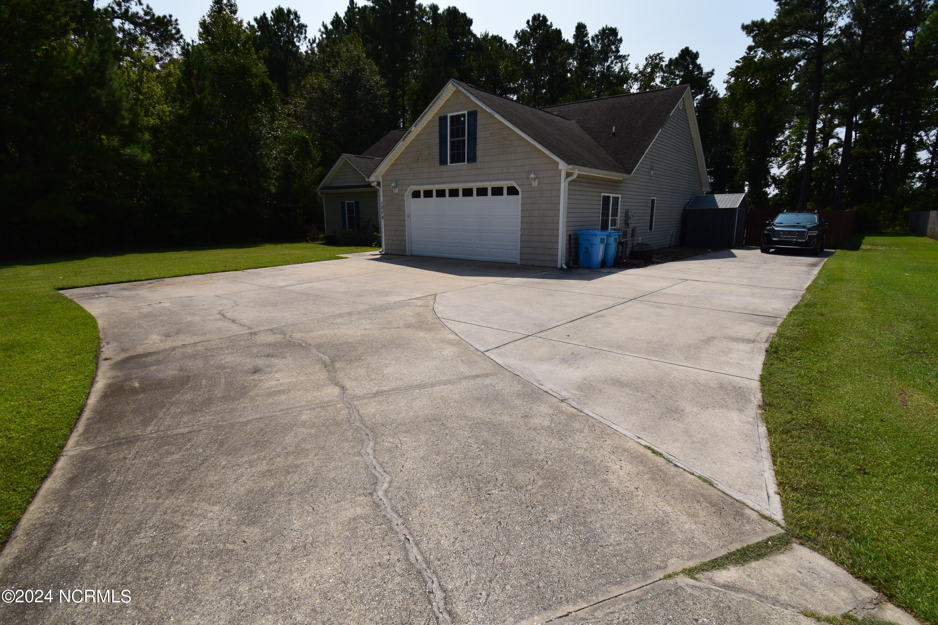 1375 Blue Creek Road Jacksonville, NC 28540 - Photo 5 of 49 DSC_0276