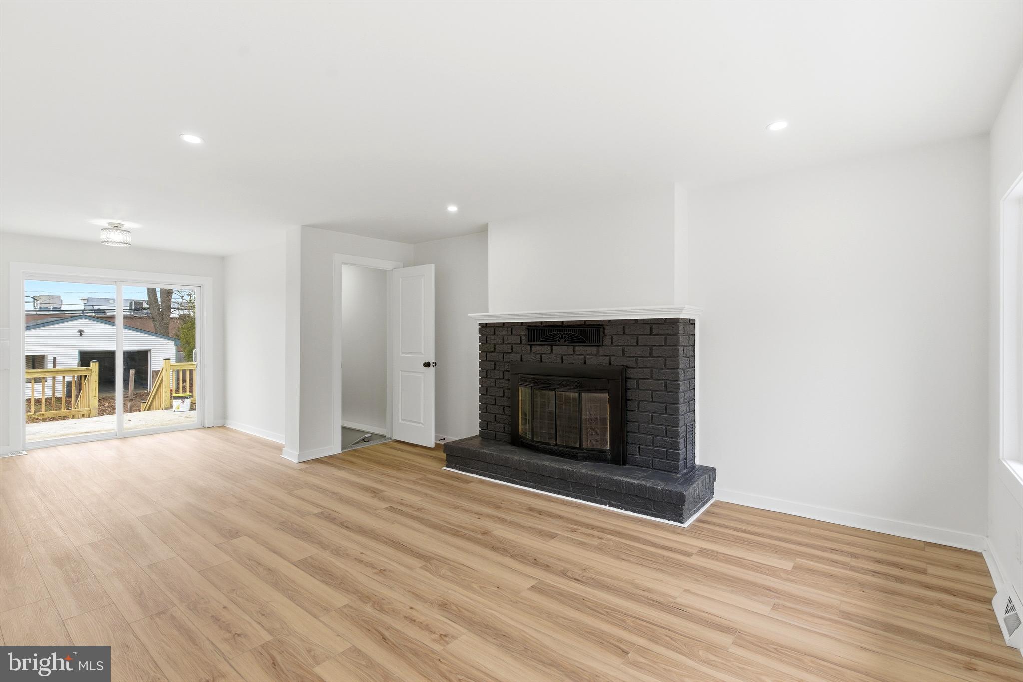 1988 Melvina Road Deptford, NJ 08096 - Photo 4 of 31