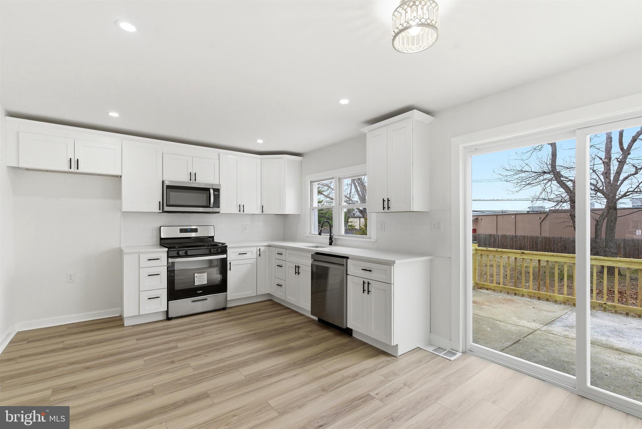 1988 Melvina Road Deptford, NJ 08096 - Photo 7 of 31