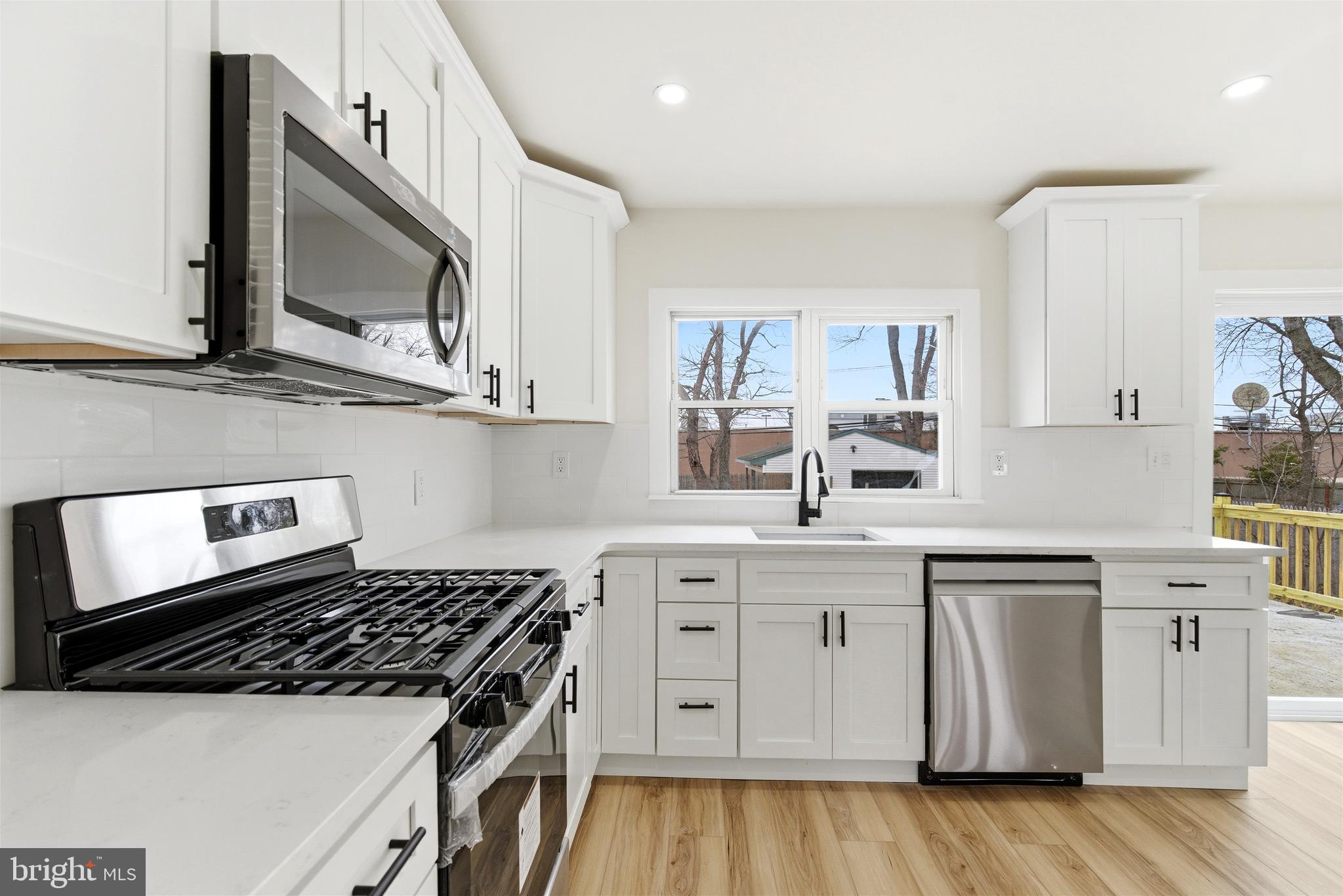 1988 Melvina Road Deptford, NJ 08096 - Photo 9 of 31