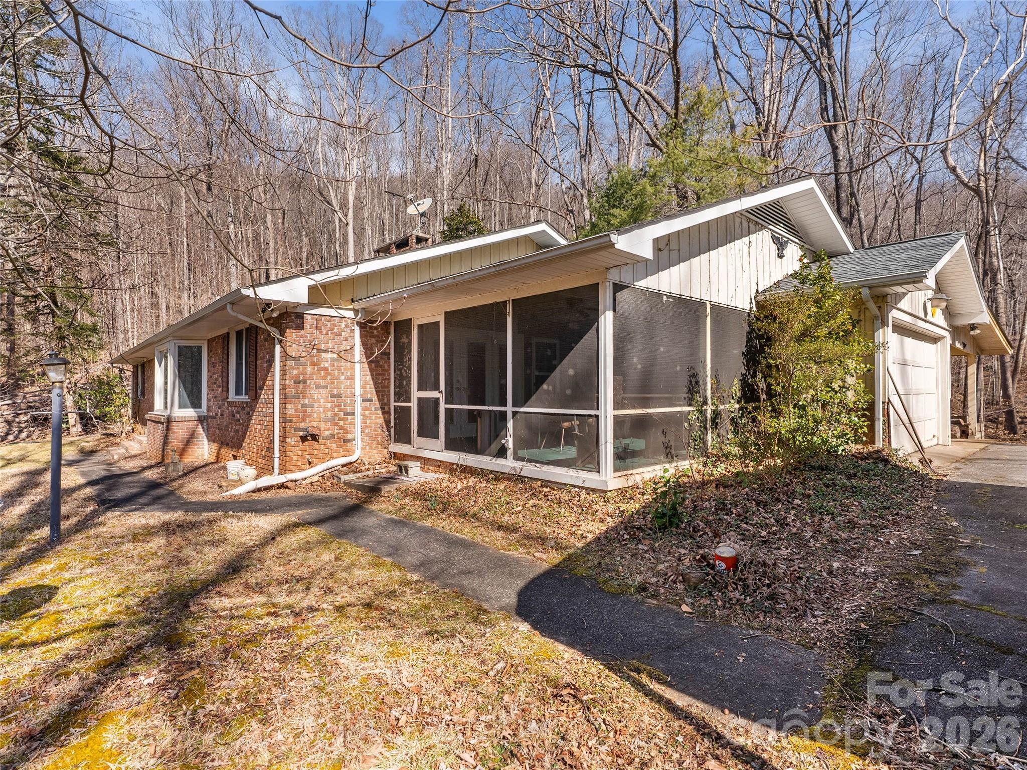 121 Hummingbird Lane Columbus, NC 28722 - Photo 2 of 29 Gallery Image 2