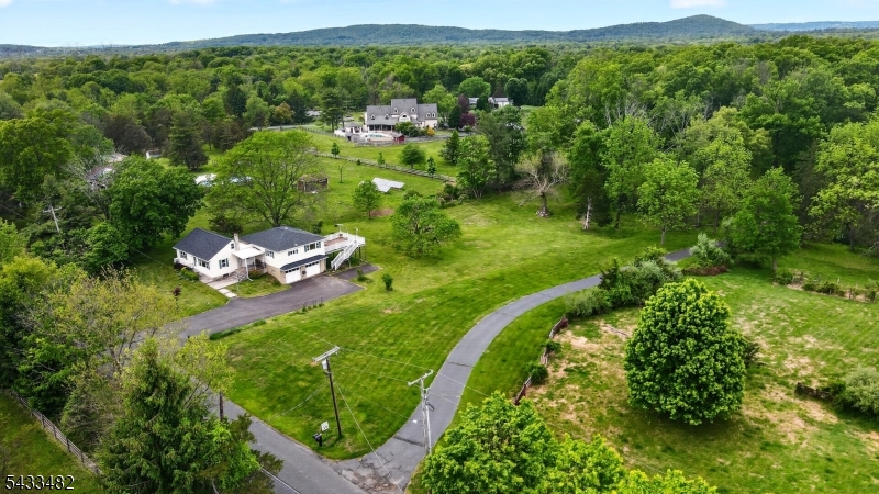 127 Hillcrest Road Flemington, NJ 08822 - Photo 3 of 38