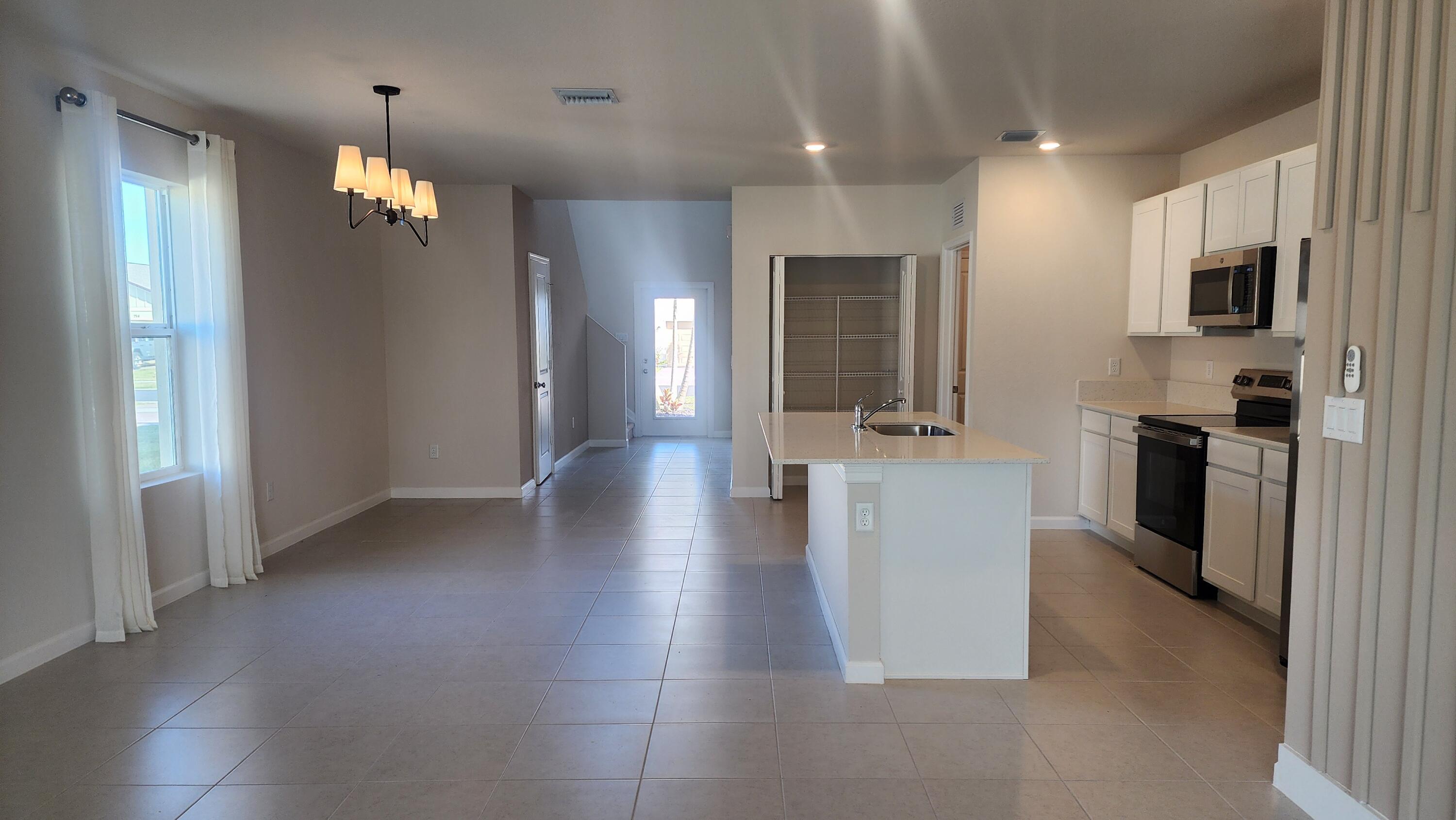 799 Carlyle Way Fort Pierce, FL 34947 - Photo 4 of 37 20251217_135843