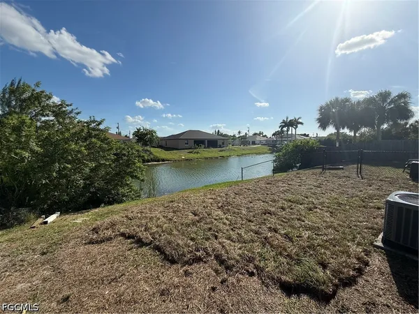 $1,600 | 608 Southeast 13th Terrace, Cape Coral, FL 33990