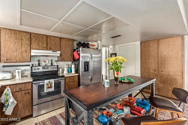 $2,500 | 12728 North 40th Place, Phoenix, AZ 85032