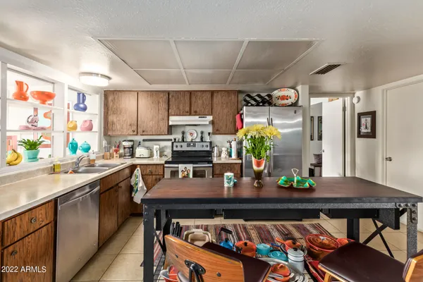 $2,500 | 12728 North 40th Place, Phoenix, AZ 85032