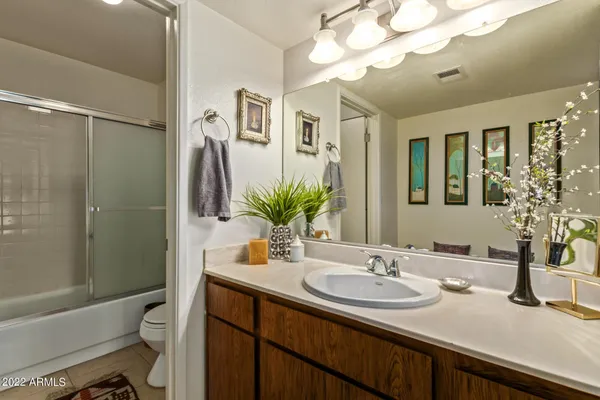 $2,500 | 12728 North 40th Place, Phoenix, AZ 85032