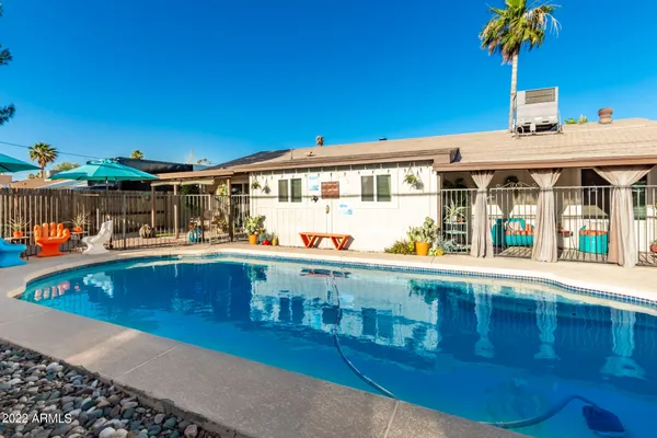 $2,500 | 12728 North 40th Place, Phoenix, AZ 85032