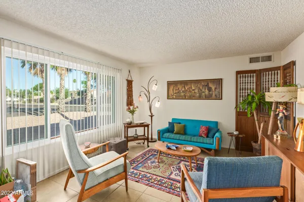 $2,500 | 12728 North 40th Place, Phoenix, AZ 85032