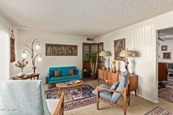 $2,500 | 12728 North 40th Place, Phoenix, AZ 85032