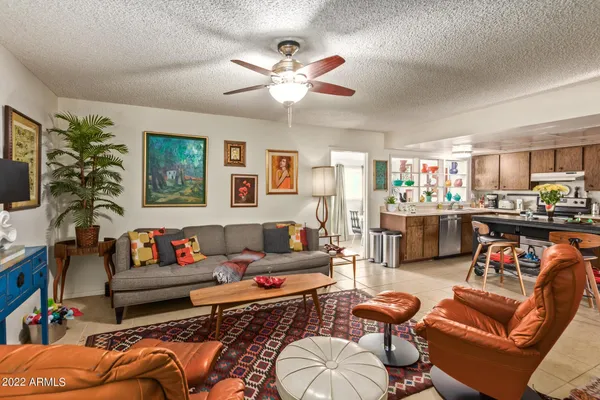 $2,500 | 12728 North 40th Place, Phoenix, AZ 85032