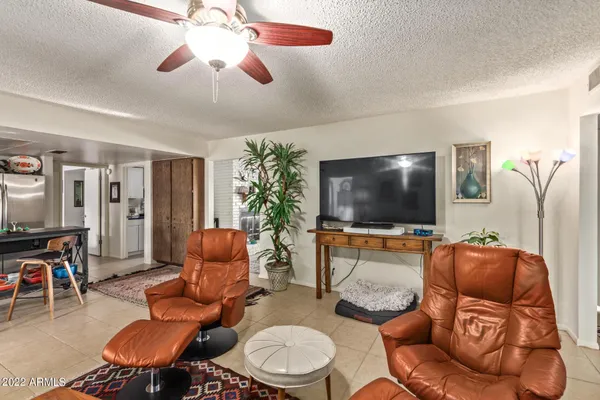 $2,500 | 12728 North 40th Place, Phoenix, AZ 85032